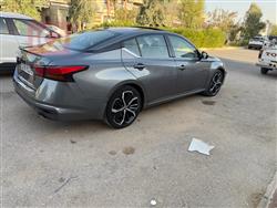 نيسان ألتيما